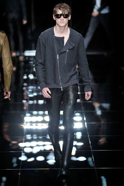 Look 11